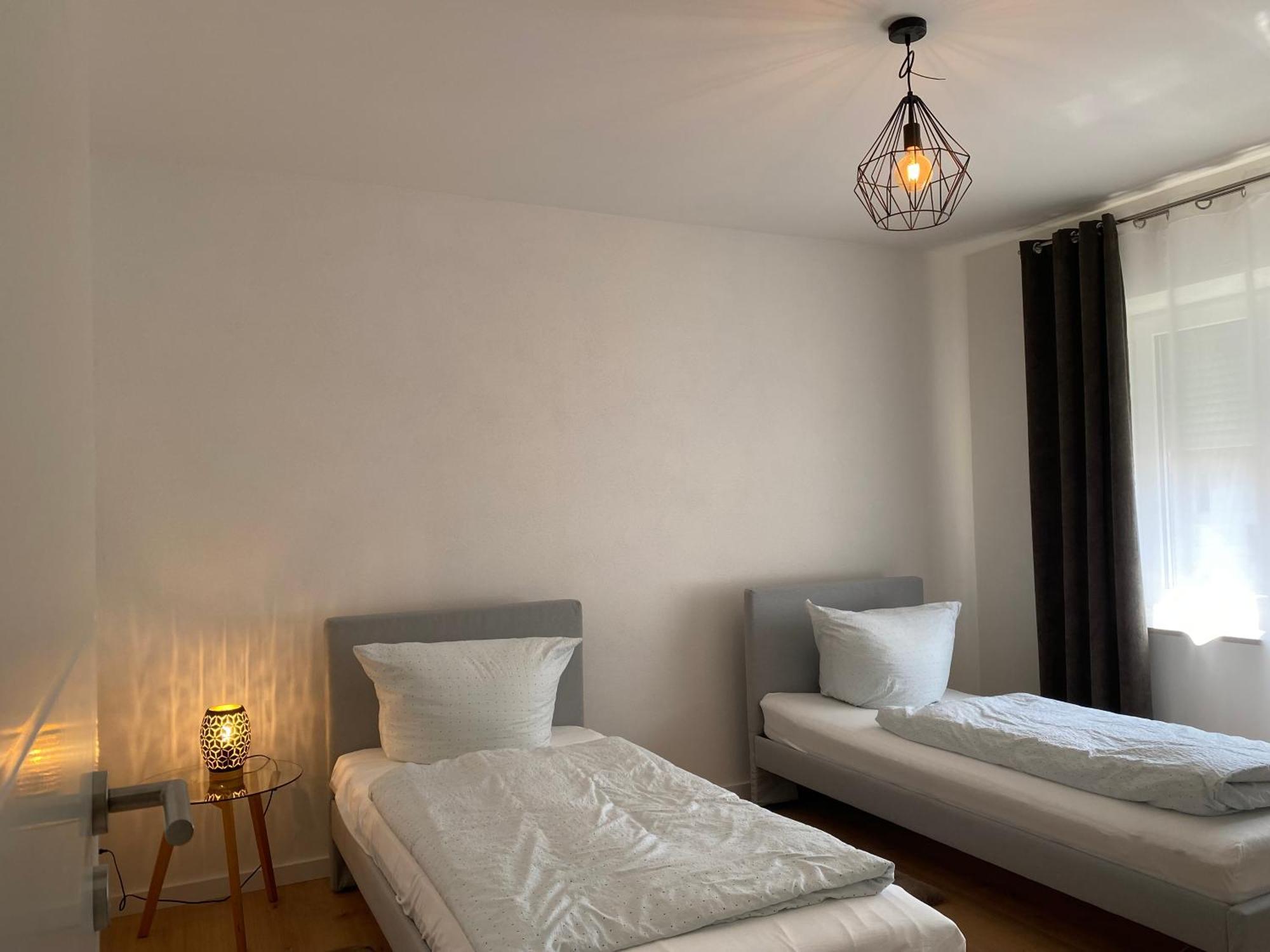 Modern Living Apartment - Naehe Krankenhaus, Altstadt, Bahnhof - 3-Zimmer Amberg Exterior photo